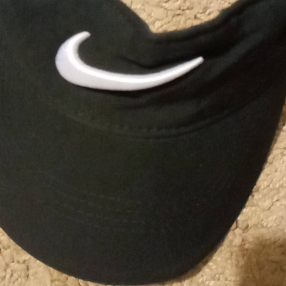Black Nike visor